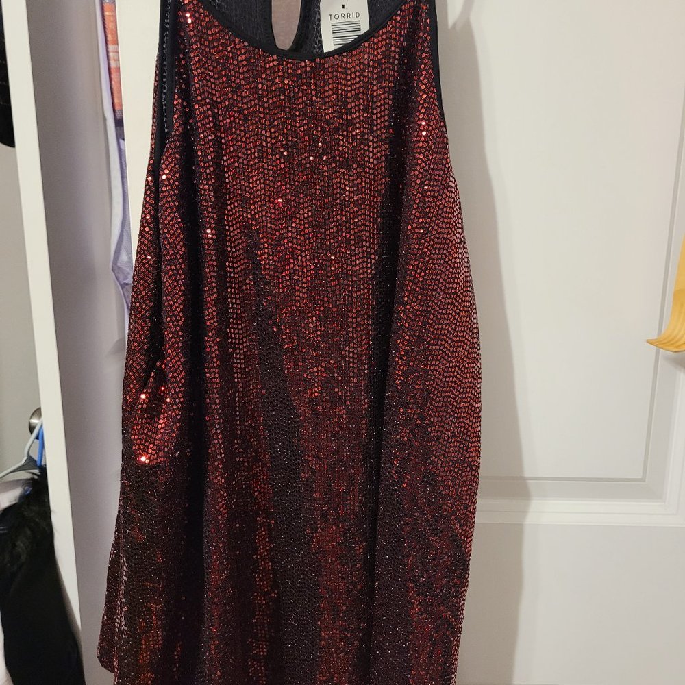 Sequin tank